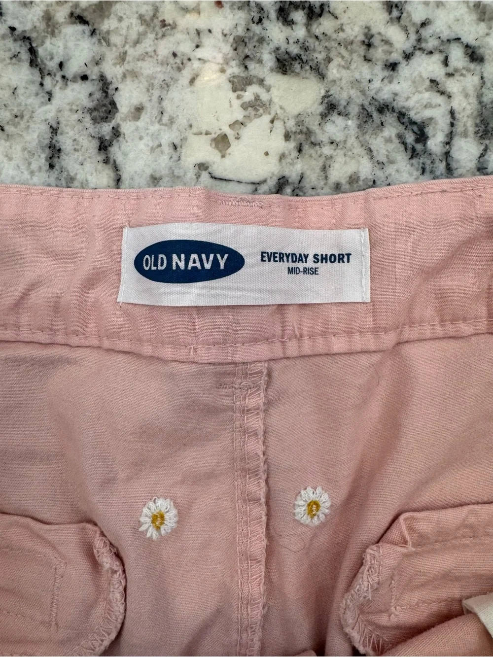 Old Navy Pink Daisy Embroidered Mid-Rise Everyday Shorts Women’s 14